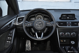 2018款马自达CX-4 2.0L手动两驱蓝天活力版