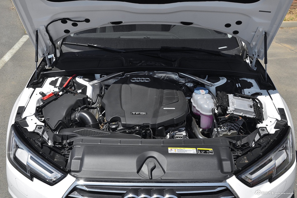 2017款奥迪A4L Plus 2.0T自动40TFSI时尚型