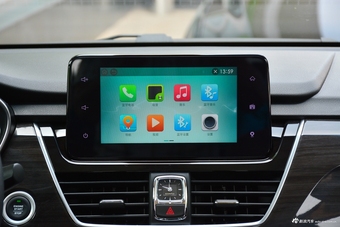 2017款宝骏560 1.5T DCT旗舰型