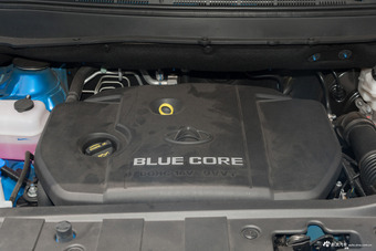 2017款长安欧尚A800 1.6L手动豪华型