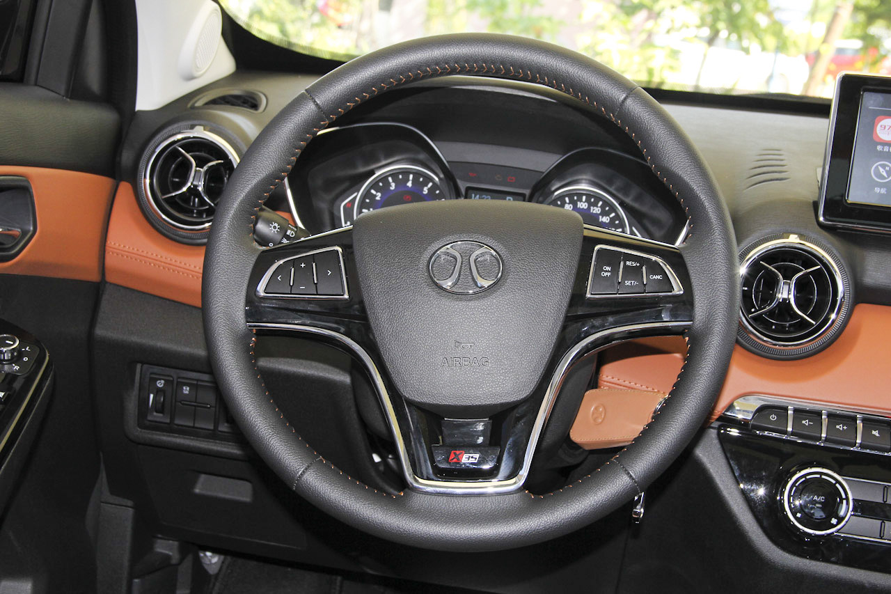 2016款北汽绅宝X35 1.5L自动尊贵版