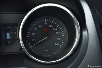 2016款北汽幻速S3 1.5L手动舒适型 朱鹭白