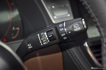 2016款众泰T600 1.5T手动尊贵型运动版