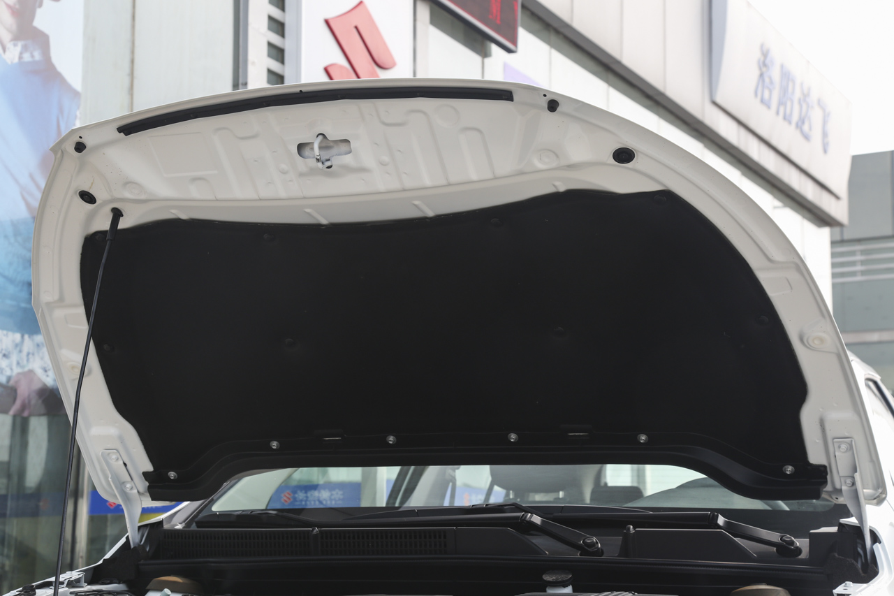 2015款锋驭1.6L手动进取型 珠光白