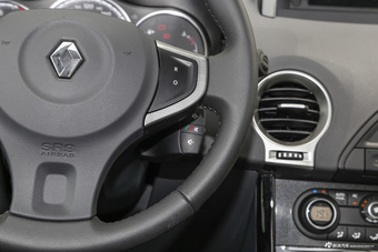 2016款雷诺科雷傲2.0L自动改款两驱舒适版