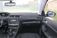 2018款标致308 1.6L手动时尚版