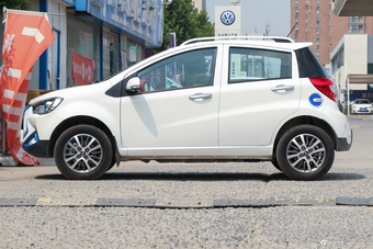 2018款江淮iEV6E运动版 豪华智享型