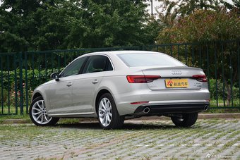 2017款奥迪A4L 2.0T自动45TFSI quattro风尚型