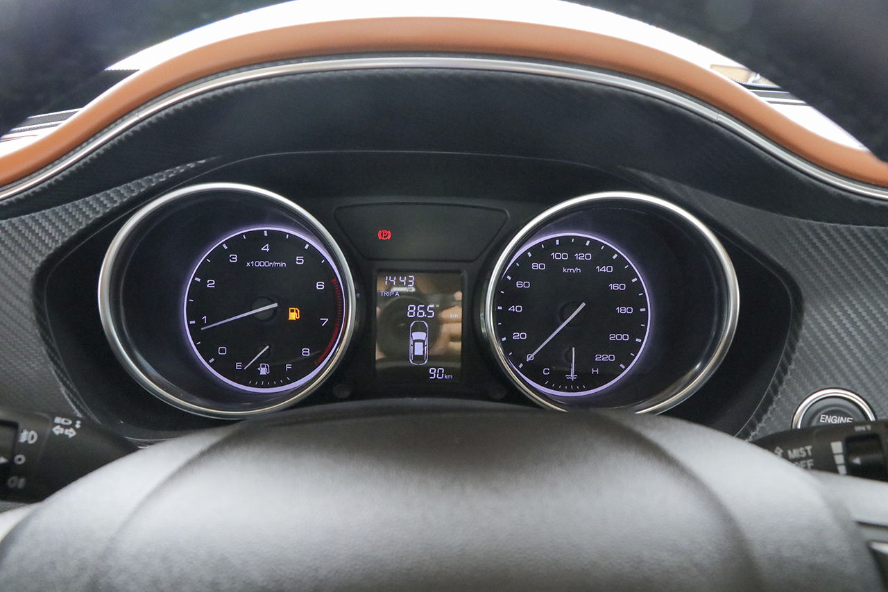 2017款众泰T300 1.5L手动尊享型