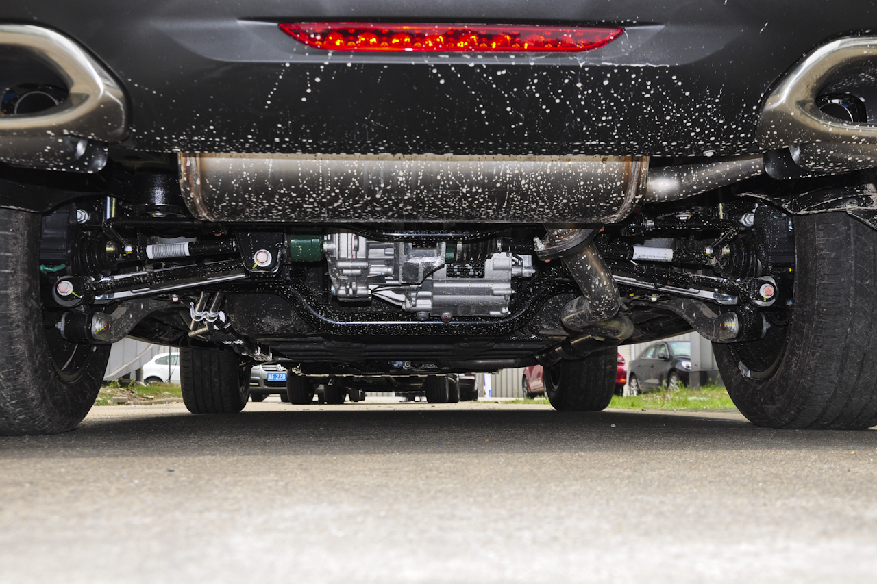 2015款比亚迪唐2.0T自动四驱旗舰型