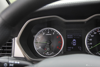 2016款海马M3 1.5L手动舒适型天窗版