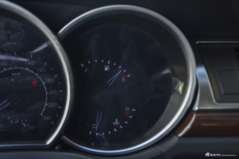 2015款众泰Z500 1.5T 自动尊贵型