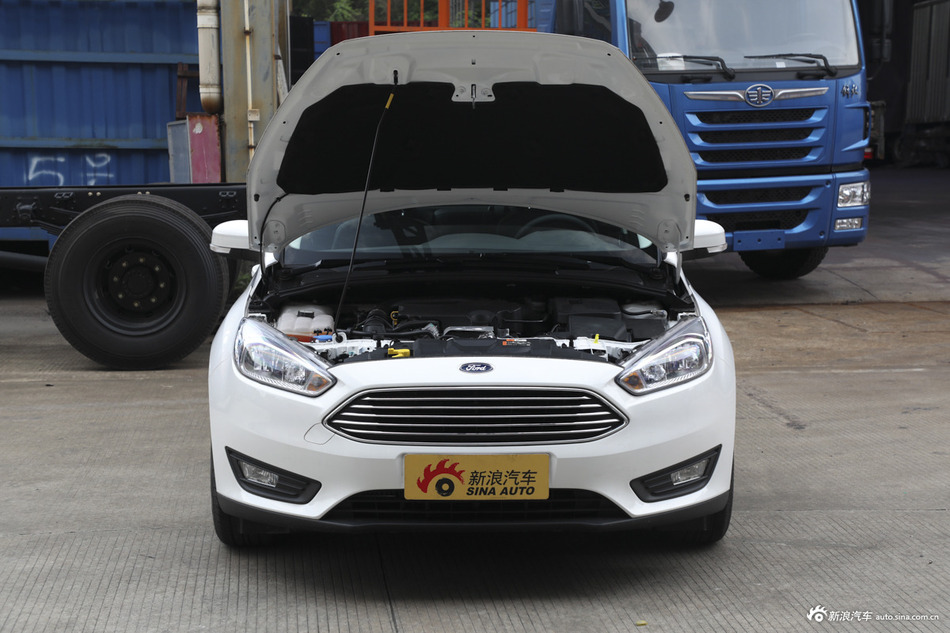 2018款福克斯三厢1.0T自动超能风尚型智行版EcoBoost 125