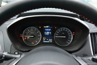 2018款斯巴鲁XV 2.0L自动全驱尊贵版EyeSight