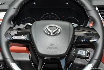 2016款北汽幻速S3L 1.5L手动尊享型