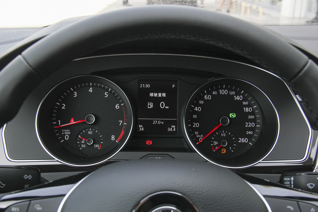 2018款迈腾1.8T自动330TSI DSG领先型