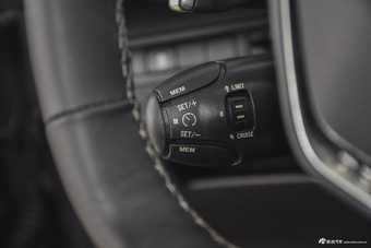 2017款标致4008 1.8T自动380THP豪华版