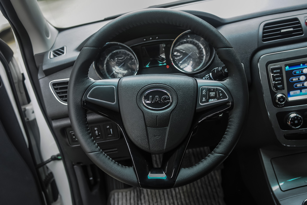 2016款 帅铃T6 2.0T柴油创客版豪华型D19TCID6