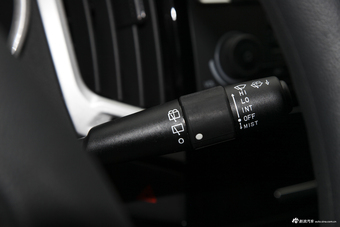 2017款风神AX3领先版1.5L自动尚酷型