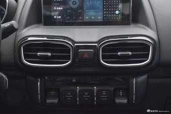 2017款风神AX4 1.6L手动潮尚型