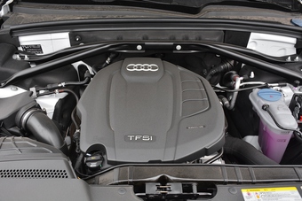 2017款奥迪Q5 Plus 2.0T自动40TFSI进取型