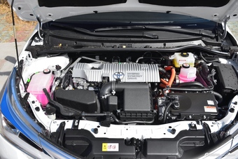2017款卡罗拉改款双擎1.8L自动E-CVT领先版