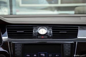 2016款大众辉昂 2.0T 自动380TSI 两驱至尊版