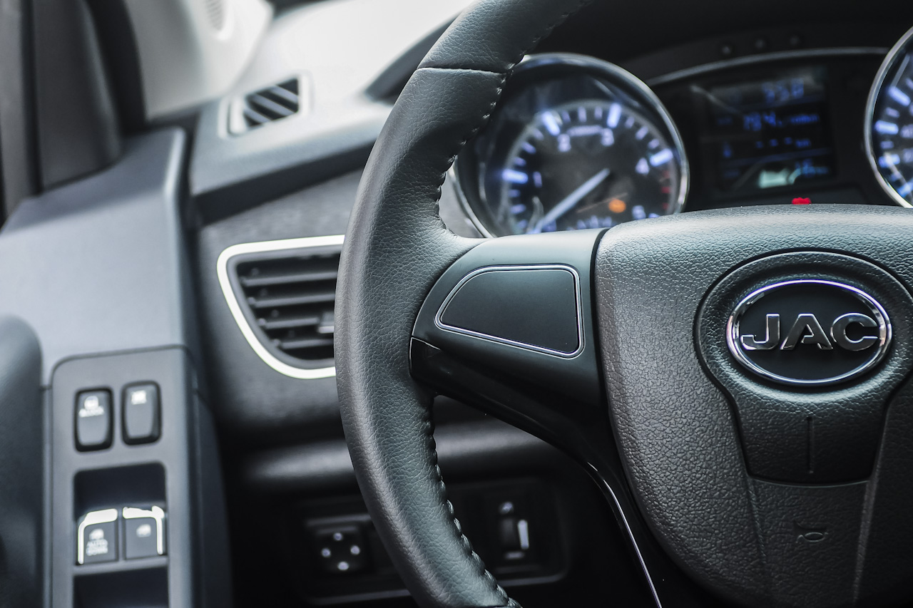 2015款帅铃T6 2.8T手动柴油新锐型长轴HFC4DA1-2C