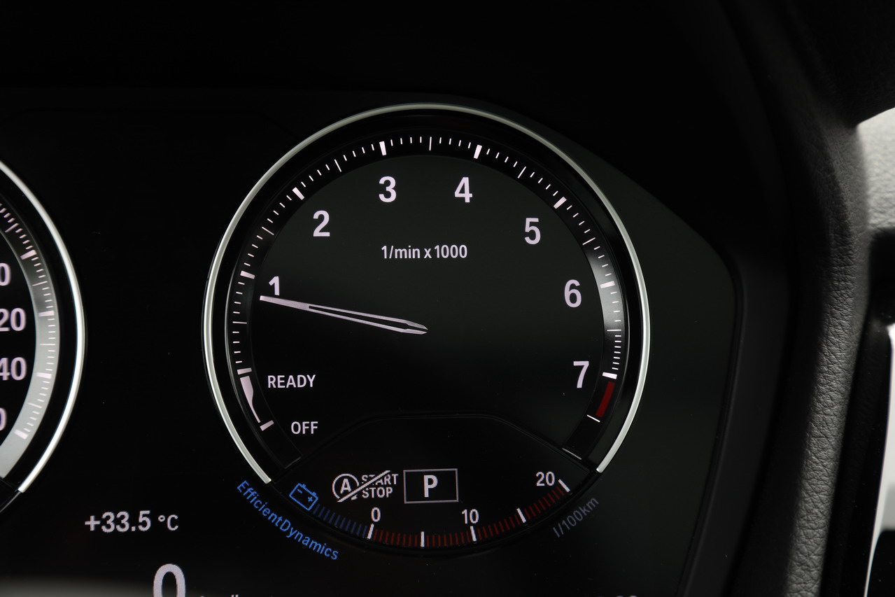 2018款宝马2系旅行车220i 2.0T自动豪华套装