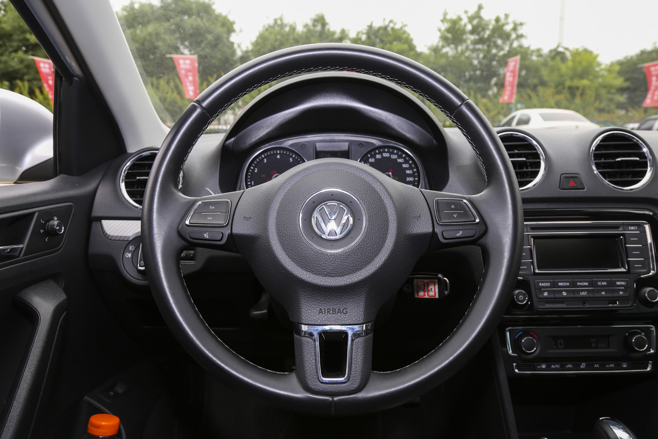 2015款捷达1.6L自动豪华型 闪光银