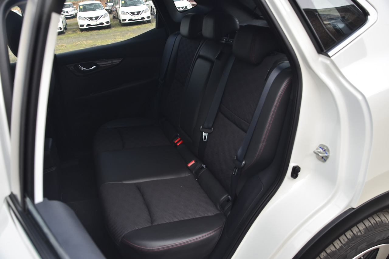 2017款逍客2.0L自动豪华版