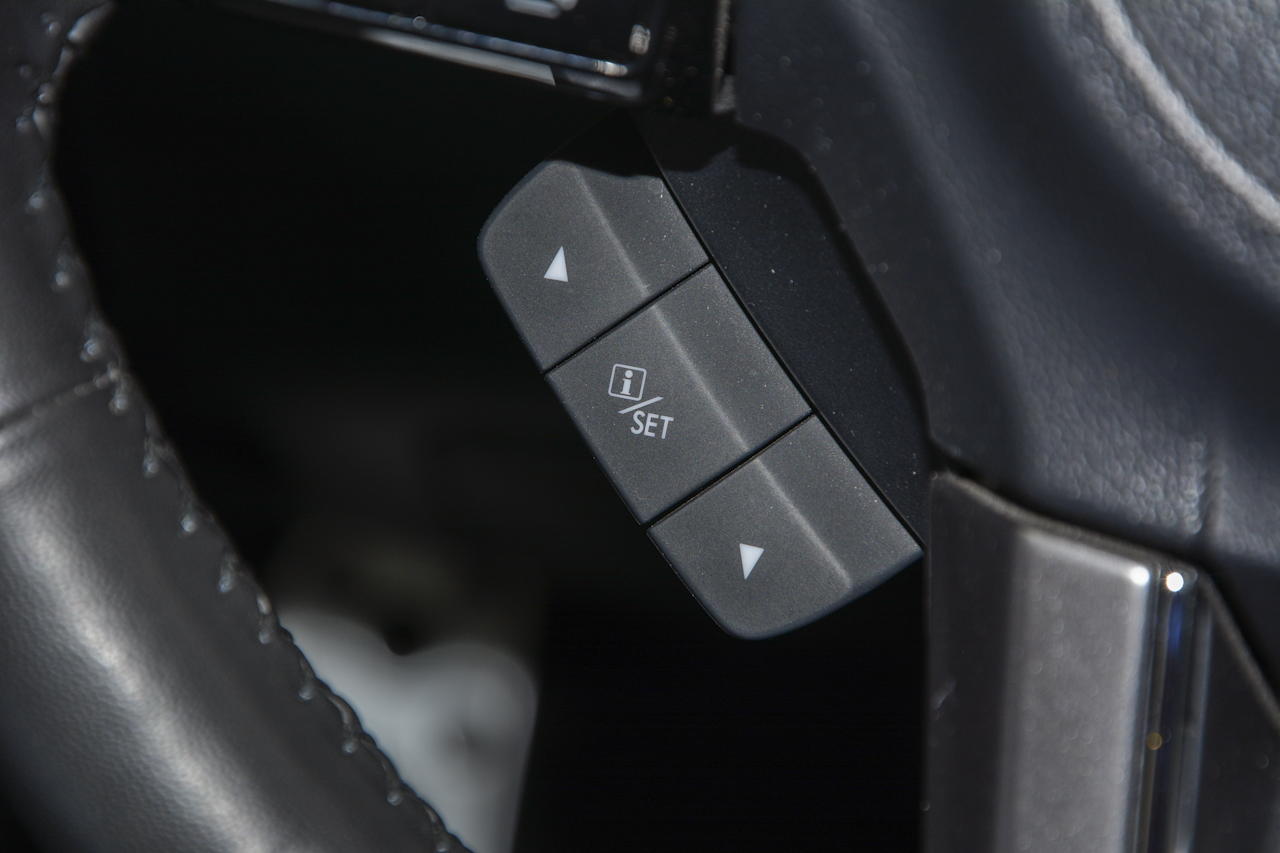 2017款傲虎 2.5L自动运动导航版 EyeSight