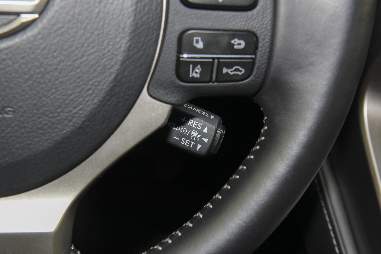 2018款雷克萨斯NX300h 2.5L自动全驱锋致版