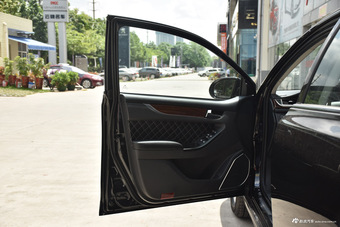 2015款众泰Z500 1.5T 自动豪华型 慕尼黑