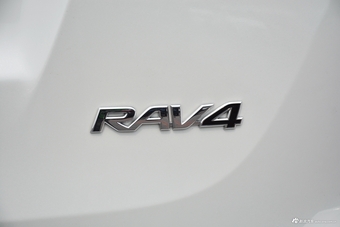 2018款RAV4荣放 2.0L自动两驱风尚X版