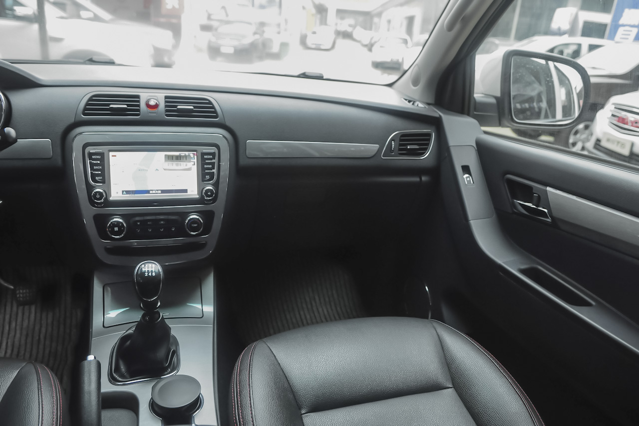 2015款帅铃T6 2.8T手动柴油旗舰型HFC4DA1-2C