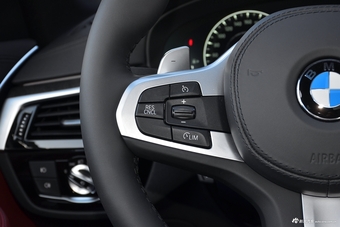 2019款宝马5系2.0T自动530Li 尊享型M运动套装