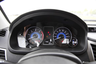 2018款中兴威虎 2.8T柴油国V两驱精英型大双CA4D28C5-1B