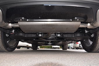 2019款沃尔沃XC40 2.0T四驱运动日暮水晶白T5