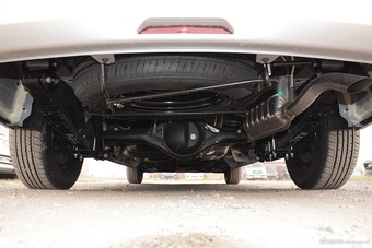 2016款瑞风M4 2.0L手动舒适型 银色