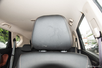 2015款 宝骏560 1.8L手动精英型