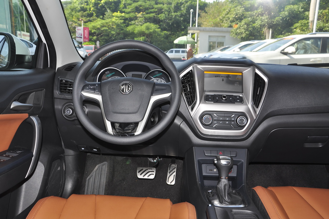 2016款名爵锐行1.5L自动超值豪华版