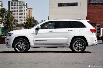 2017款大切诺基3.6L自动Summit