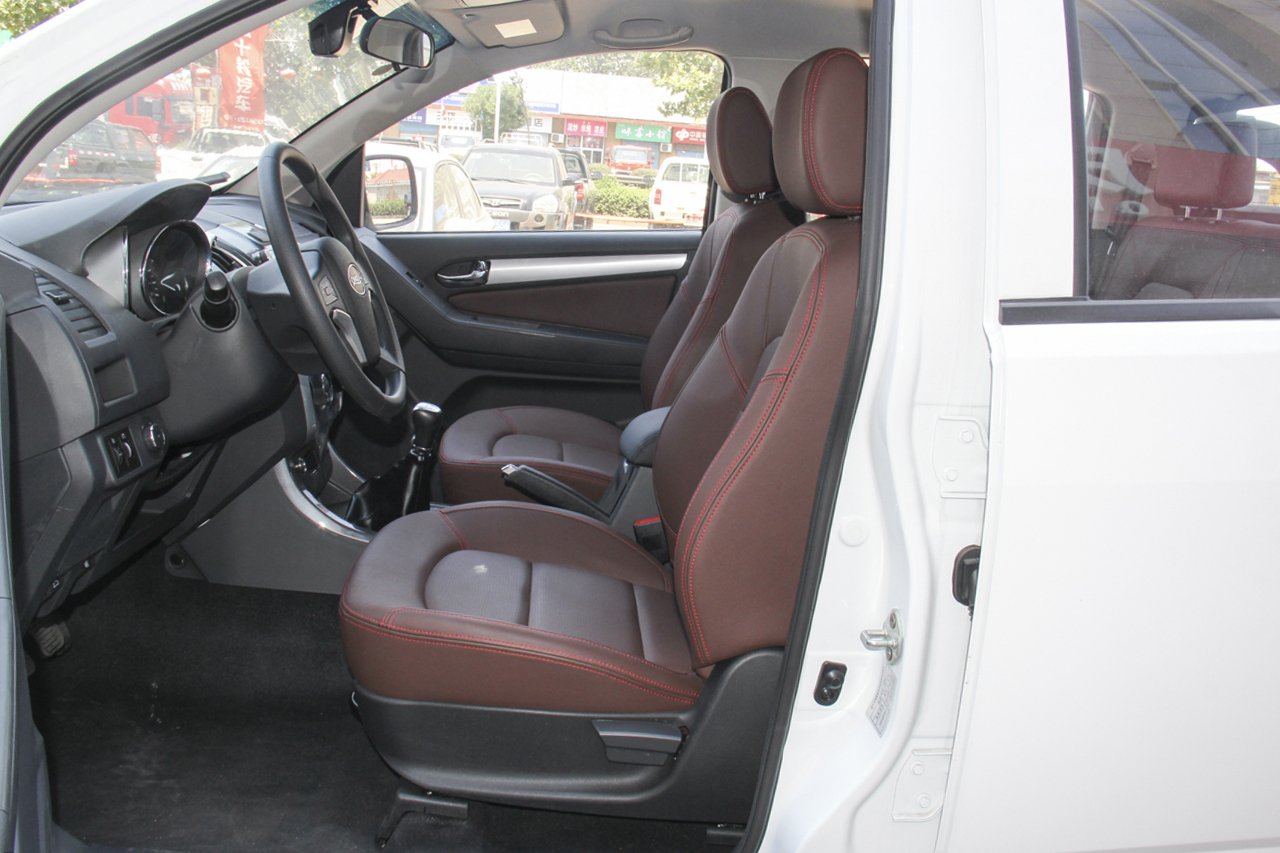 2018款庆铃TAGA 3.0T手动四驱超豪华版