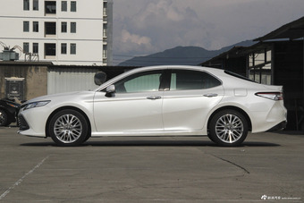 2018款凯美瑞2.5G自动豪华版