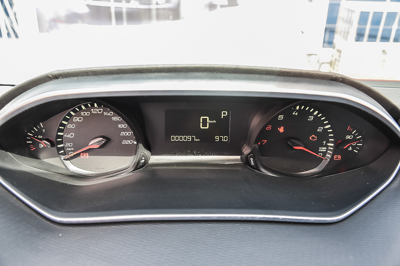 2016款标致308 1.2T自动豪华版