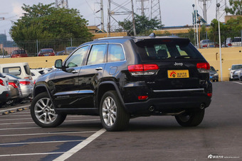 2017款大切诺基3.6L自动精英导航版