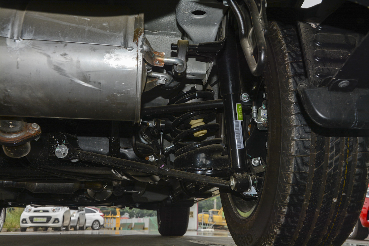 2018款瑞虎3 1.6L手动百万全球版