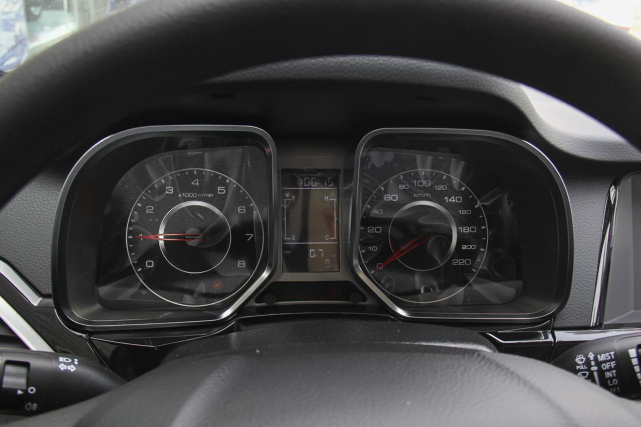 2017款大迈X5 1.6L手动精英型经典版