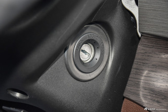 2018款风行SX6 1.6L手动豪华型